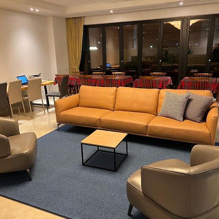 Jinhae Intercity Hotel Чханвон Екстер'єр фото