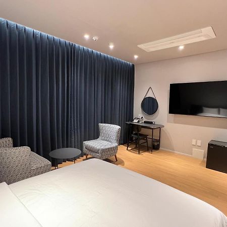 Jinhae Intercity Hotel Чханвон Екстер'єр фото
