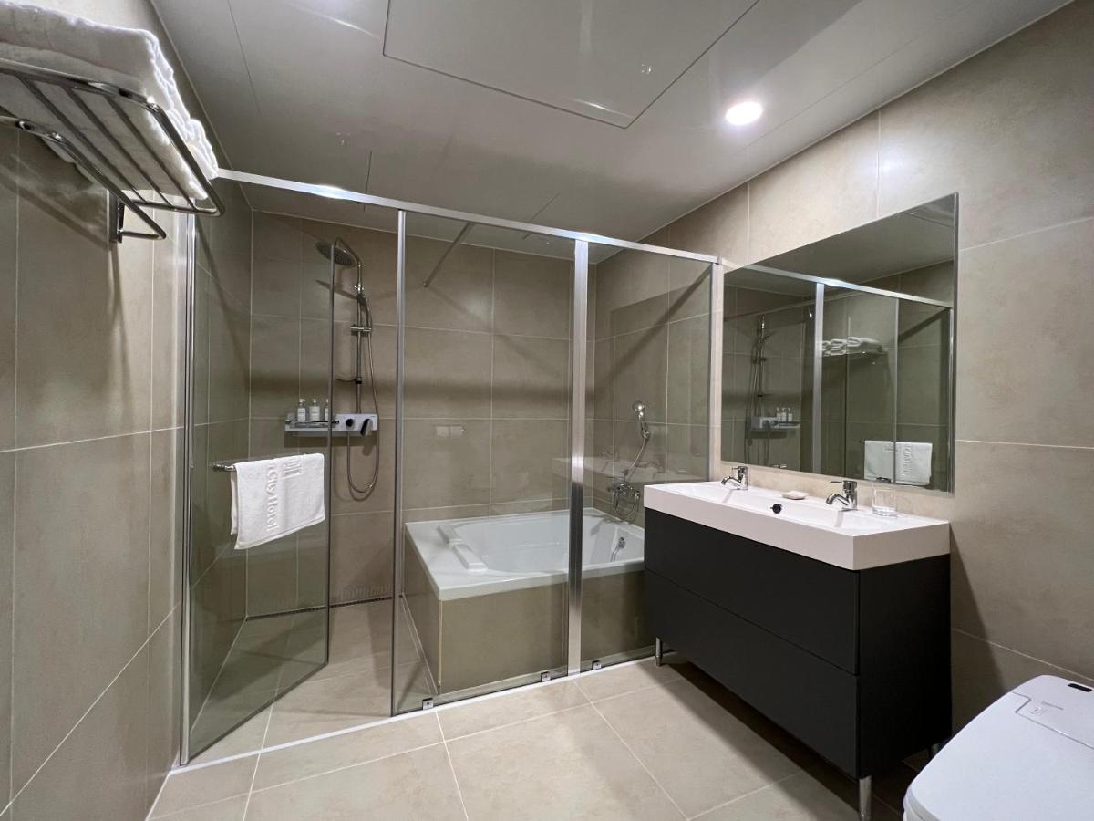 Jinhae Intercity Hotel Чханвон Екстер'єр фото