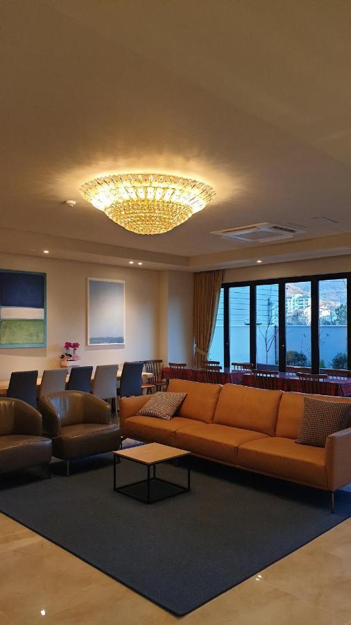 Jinhae Intercity Hotel Чханвон Екстер'єр фото