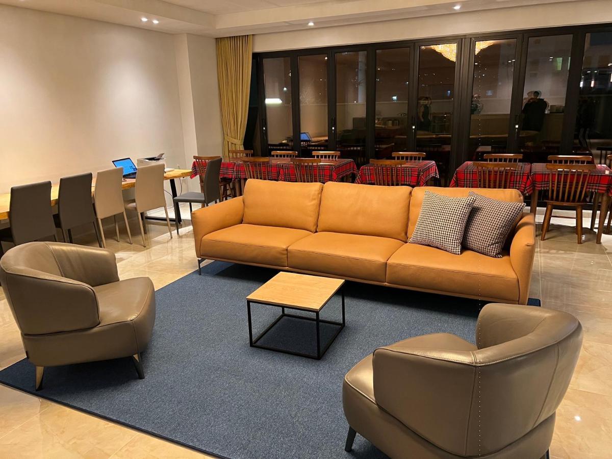 Jinhae Intercity Hotel Чханвон Екстер'єр фото