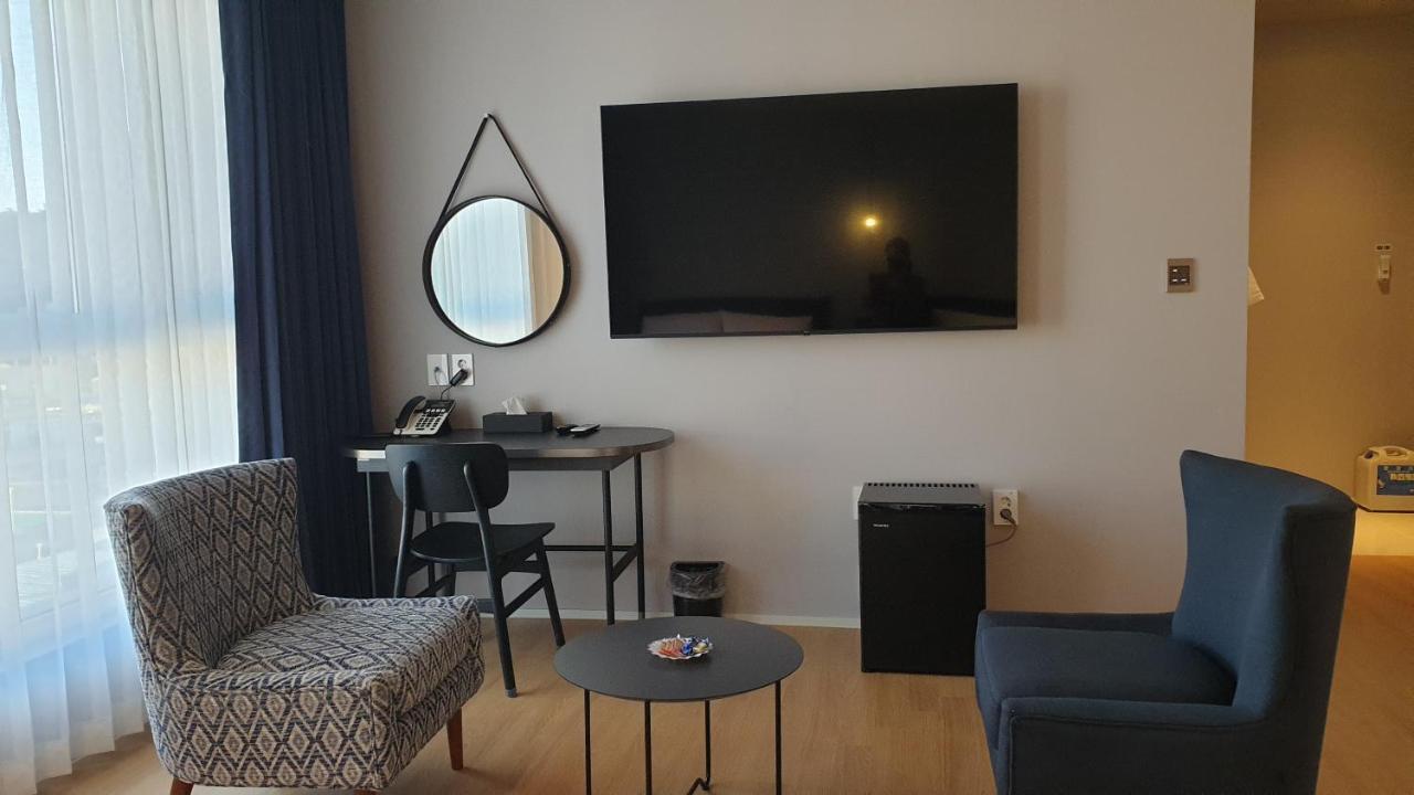 Jinhae Intercity Hotel Чханвон Екстер'єр фото